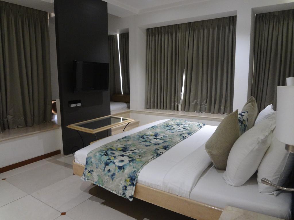 Hotel Suncity Apollo - Gateway Of India Мумбаи Экстерьер фото