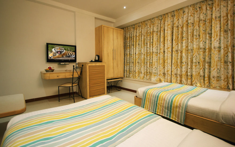 Hotel Suncity Apollo - Gateway Of India Мумбаи Экстерьер фото