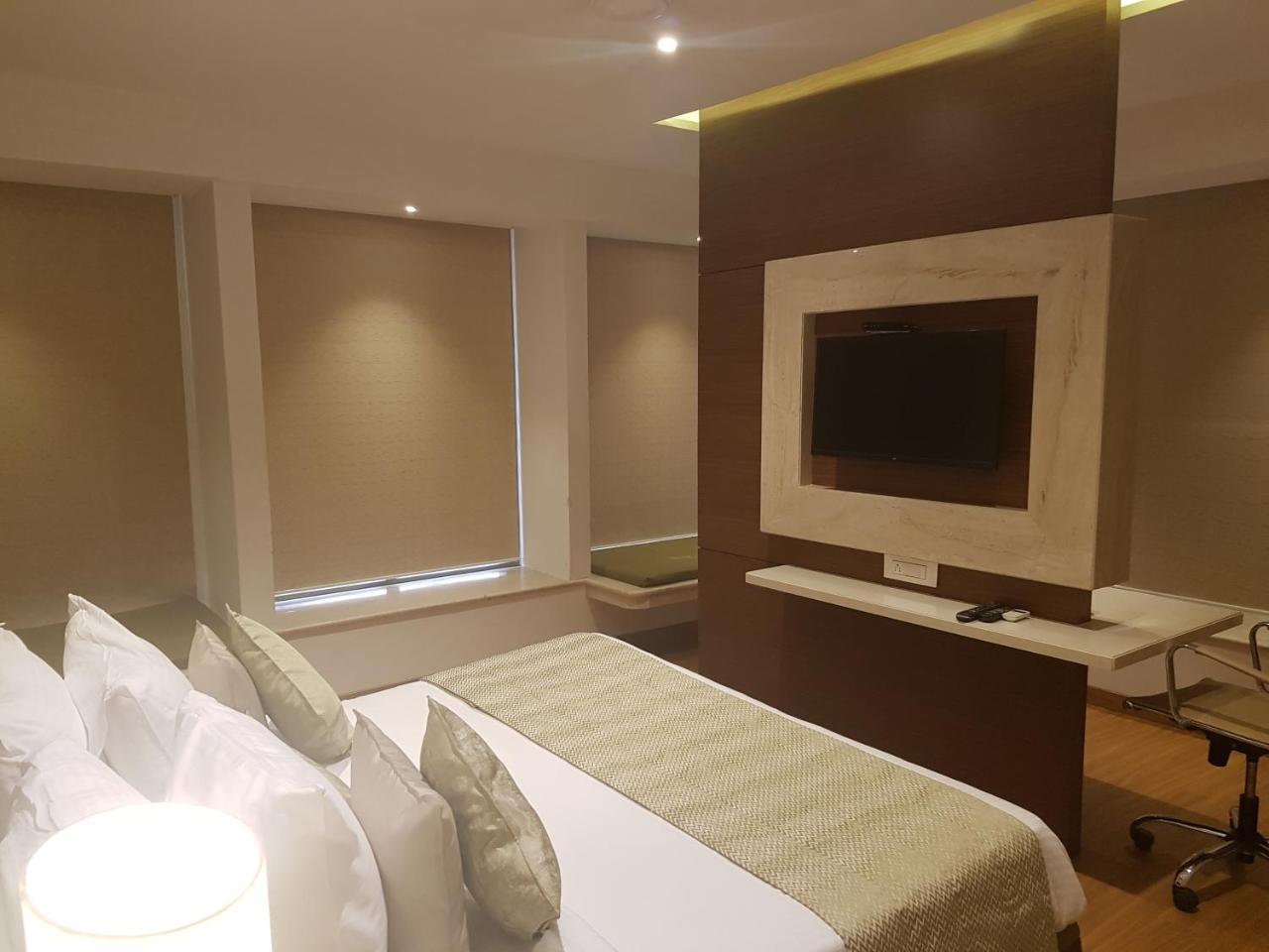 Hotel Suncity Apollo - Gateway Of India Мумбаи Экстерьер фото