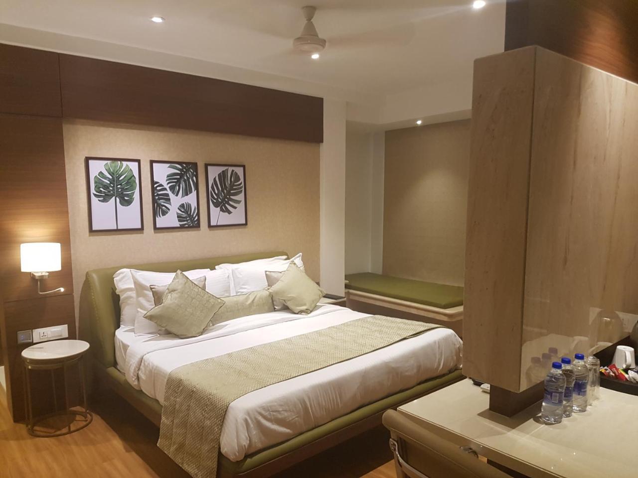 Hotel Suncity Apollo - Gateway Of India Мумбаи Экстерьер фото