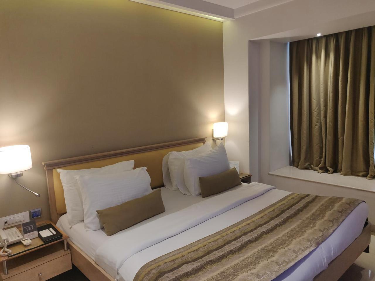 Hotel Suncity Apollo - Gateway Of India Мумбаи Экстерьер фото
